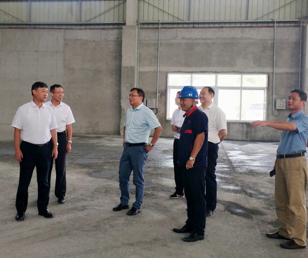 集團(tuán)公司黨委委員、股份公司黨委書記、總經(jīng)理蔣培進(jìn)到矸石項(xiàng)目部...