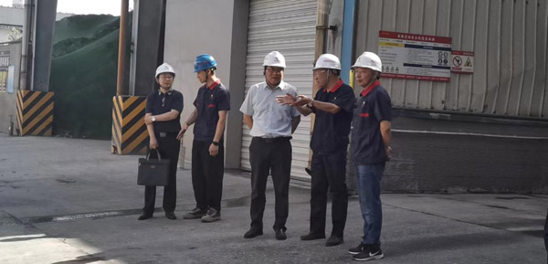 集團(tuán)公司黨委委員、股份公司黨委書記、總經(jīng)理蔣培進(jìn)到建材公司調(diào)...